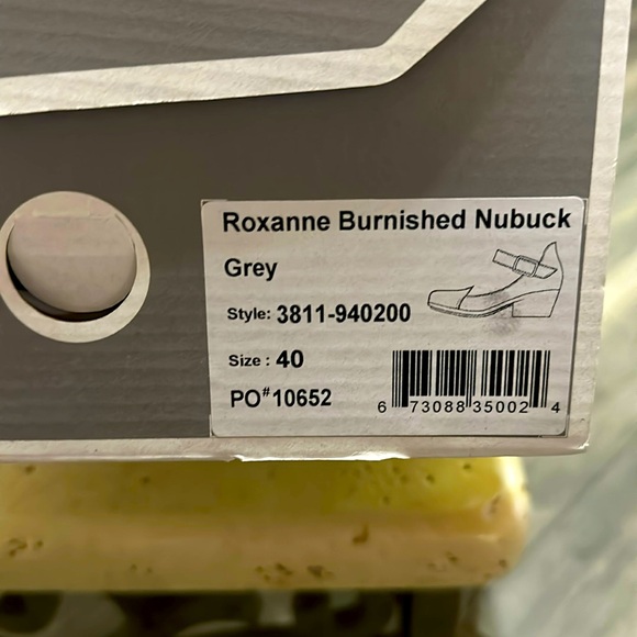 Grey Mary Jane type shoes. Beautiful grey leather. - Picture 1 of 10